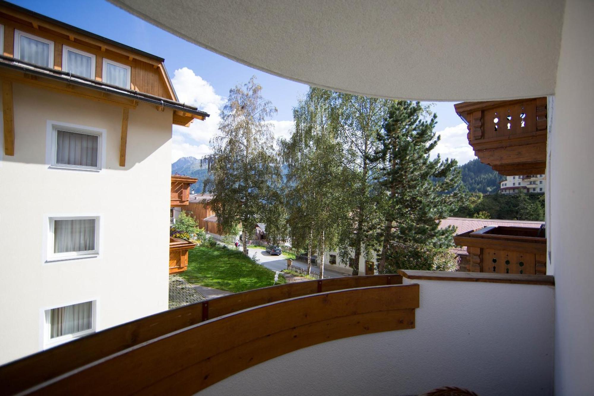Pension Alpenrose Серфаус Номер фото